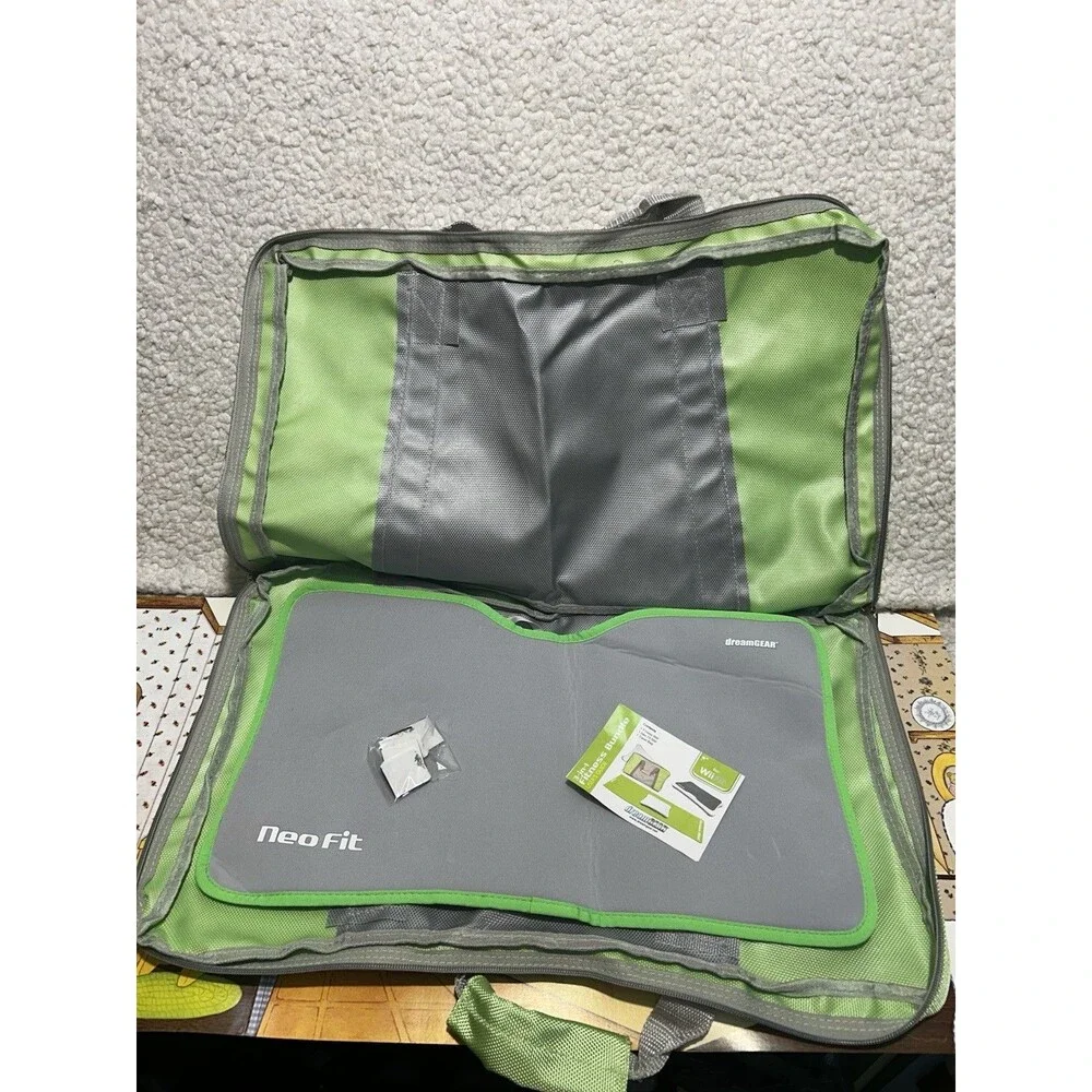 dreamGEAR Neo Fit Nintendo Wii Balance Board Travel Bag & Silicone Cover New